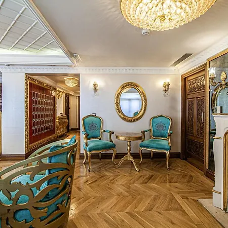 Exquisite In Historic Mansion In Beylerbeyi Apartment