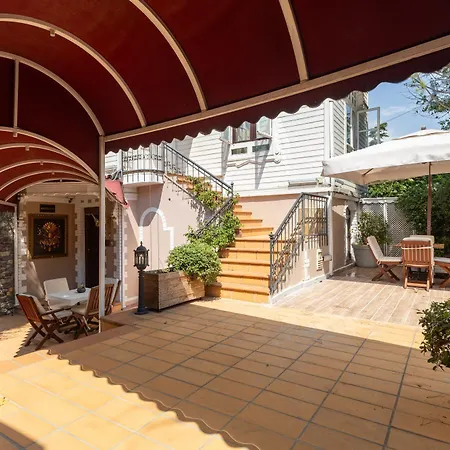 شقة Exquisite In Historic Mansion In Beylerbeyi اسطنبول