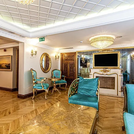 Exquisite In Historic Mansion In Beylerbeyi اسطنبول